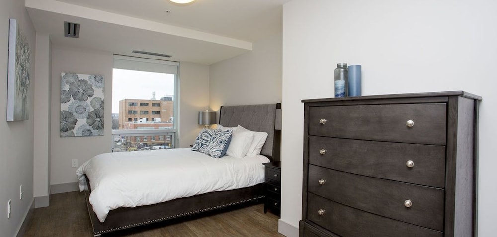 Moore Suites - The Mary Ann - Image 5