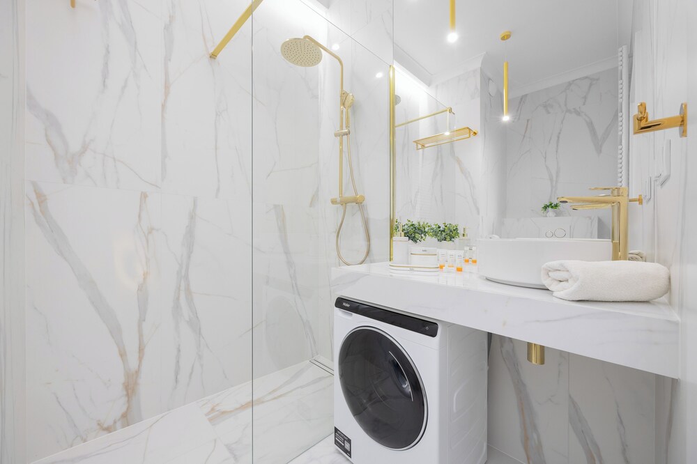 Grzybowska Elegant Apartment by Renters