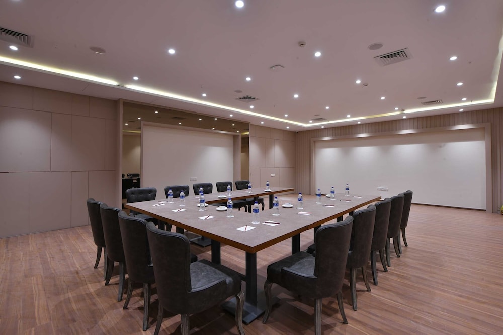 Clubhouse Hotel Morbi