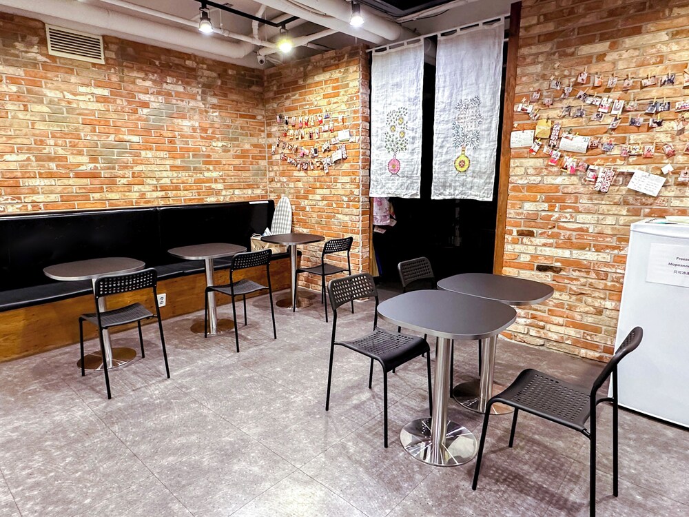 Starria Hostel foreign guest only 100