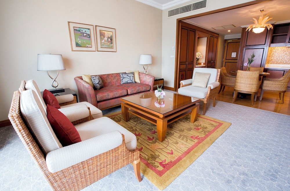 Krungthep Wing Apartment