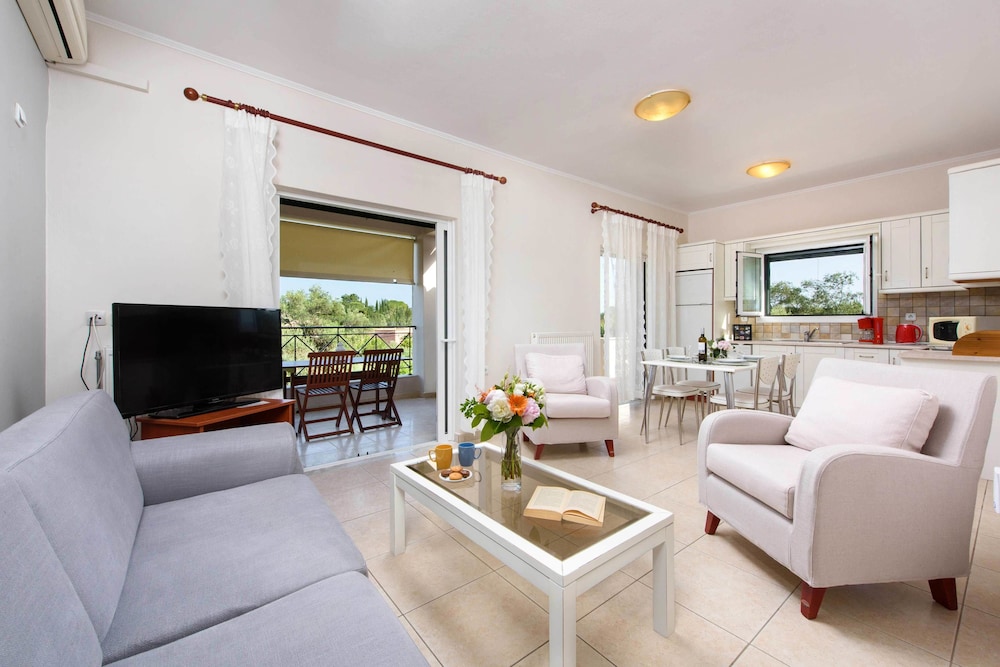 Il Tesori Dassia Villas