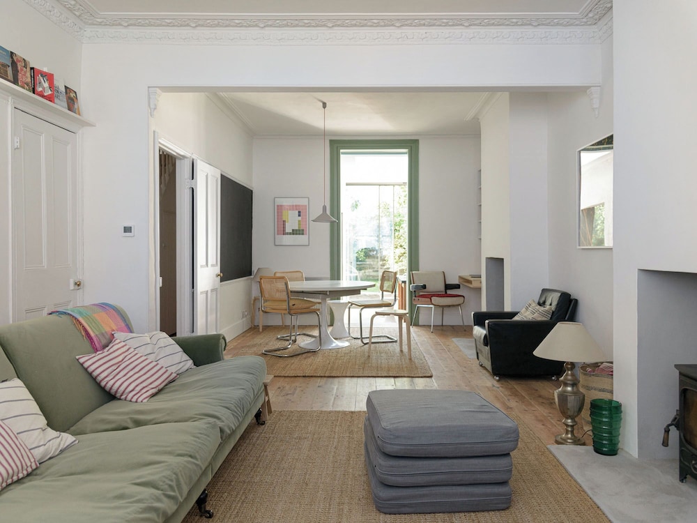 Beautiful 3 Bedroom Home in Bristol