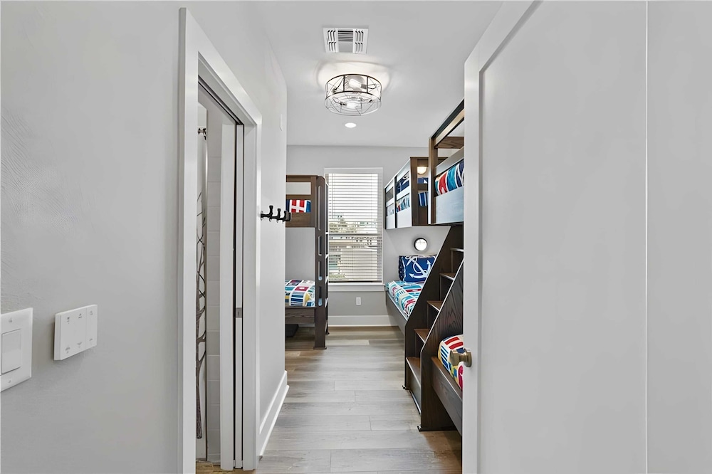La Concha Blvd #31 -