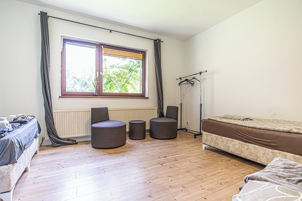 Cozy House Terrace &Garden Sleeps 34