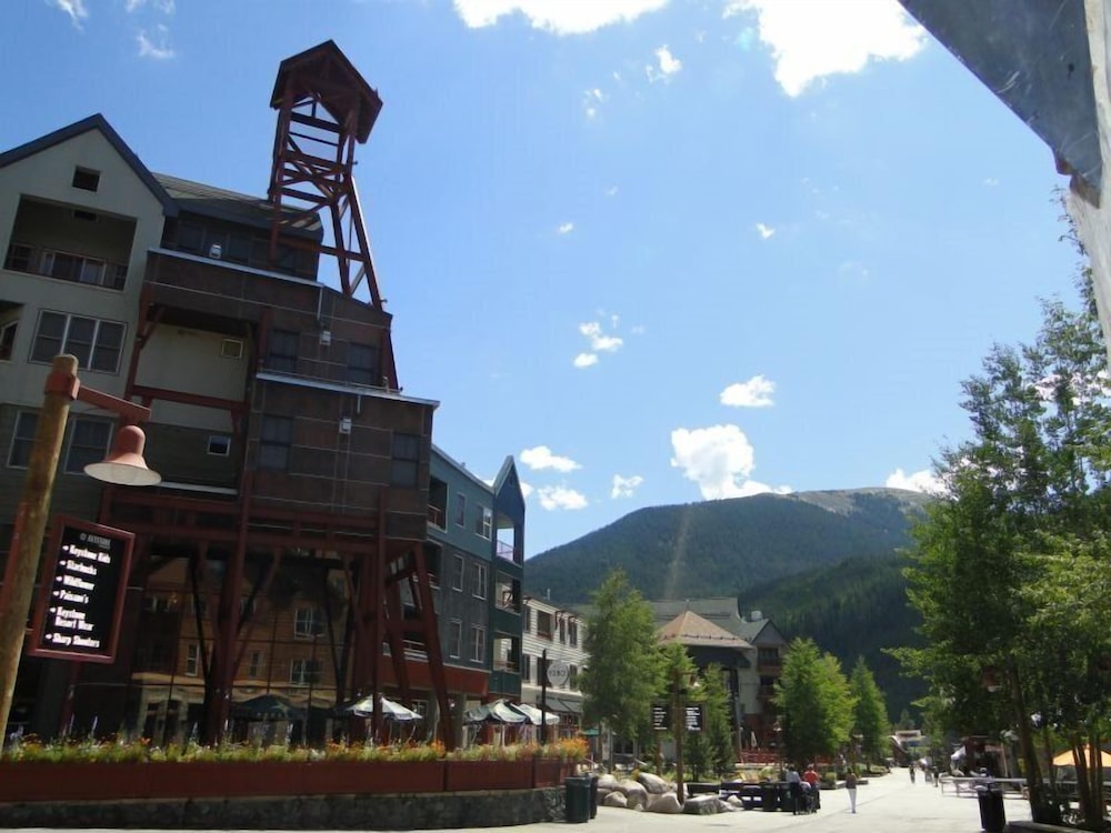 River Run Village 1 Bedroom Renovated Condo at Silvermill Lodge view 4