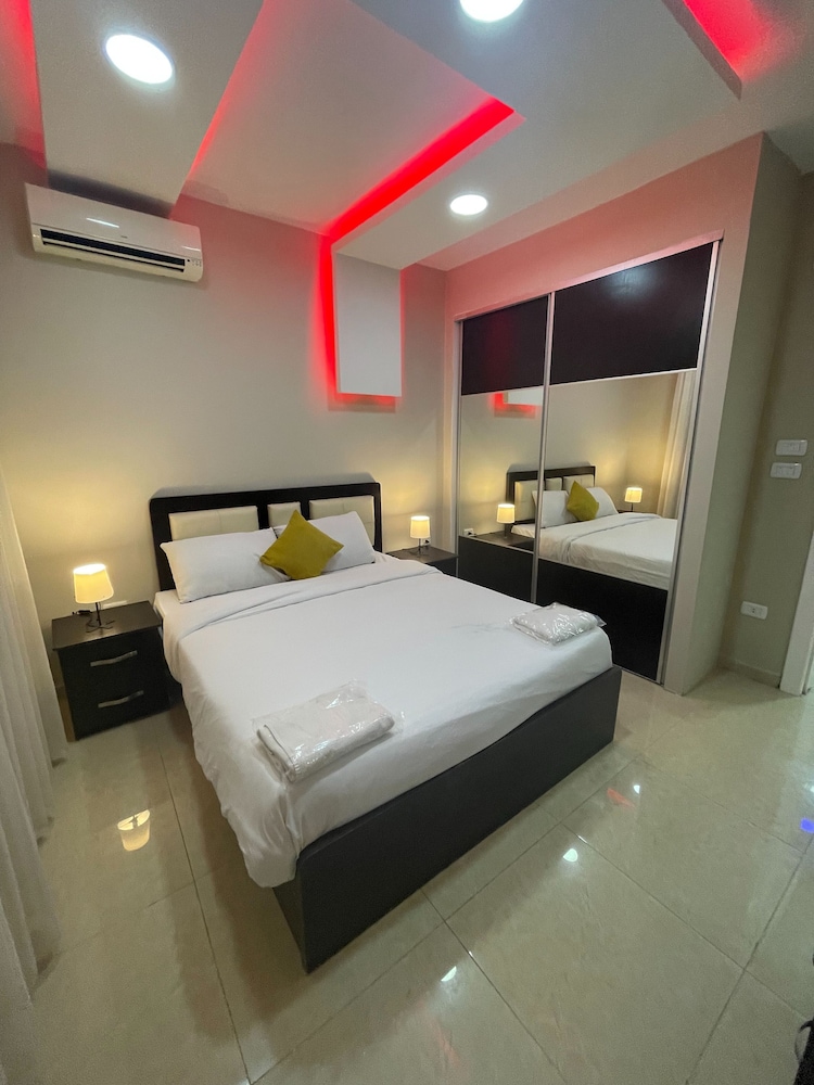 Charming Amman Apartent With City Views