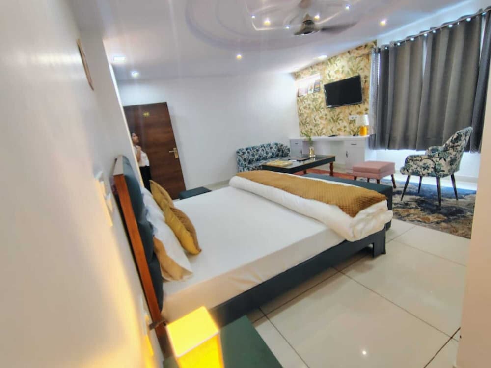 Baba Sundaram Hotel & Restaurant