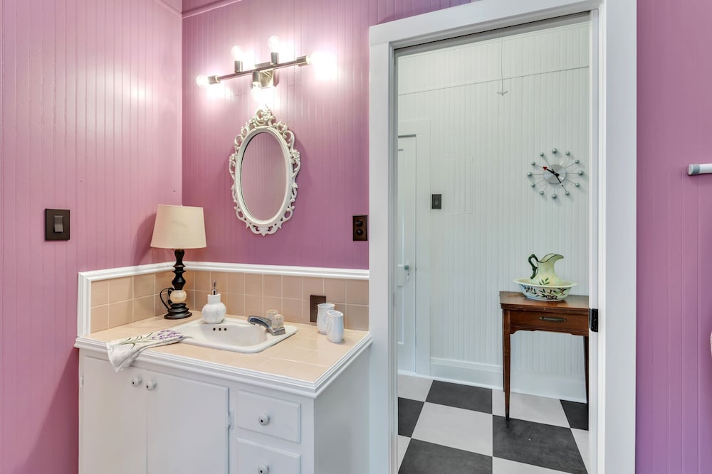 Retro Revival With Modern Luxury 3 Bedroom Home