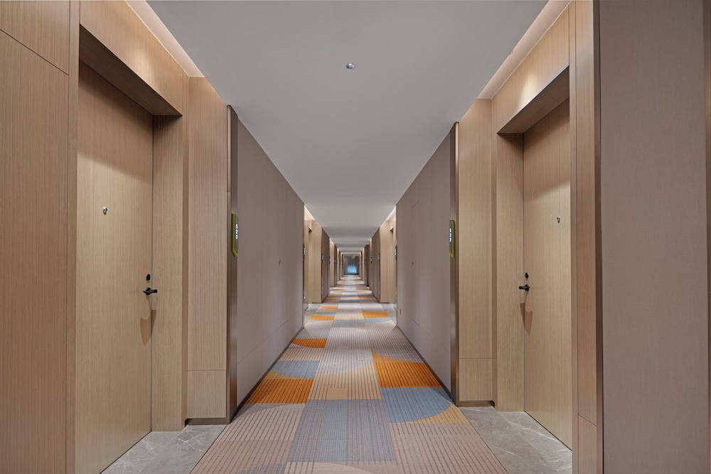 Rezen Longuu Hotel - Guangzhou Baiyun Airport Cultural Tourism City