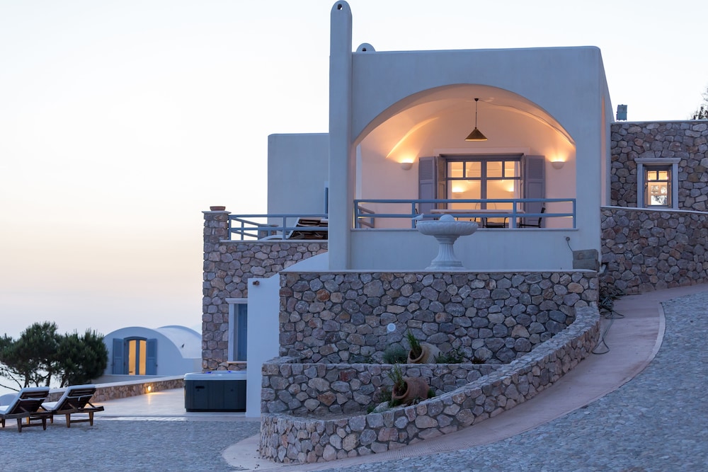 Enastron Suites