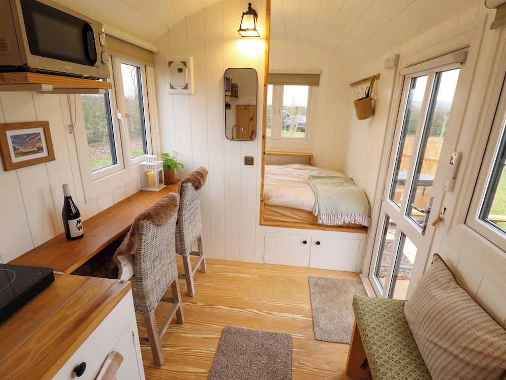 Shepherds Hut - Ash