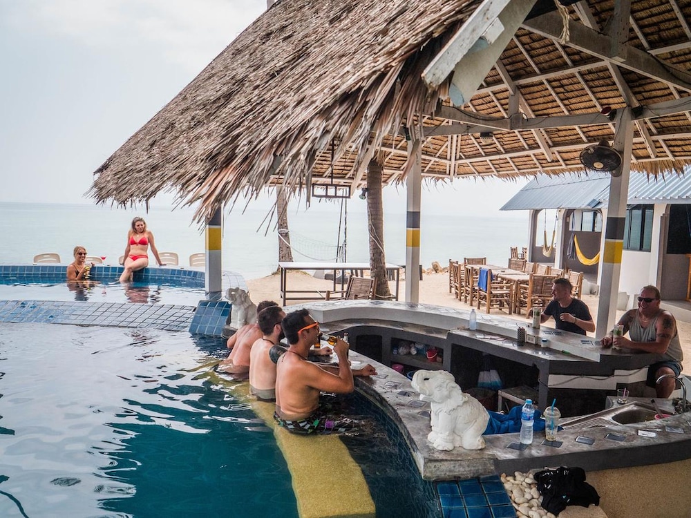 Asia Blue - Beach Hostel Hacienda - Bed in 4-bed Dormitory Room view 3