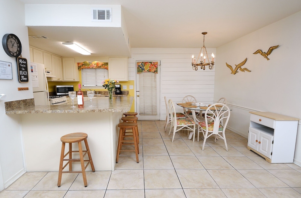 133 West Leslie Lane 2 Bedroom Townhouse