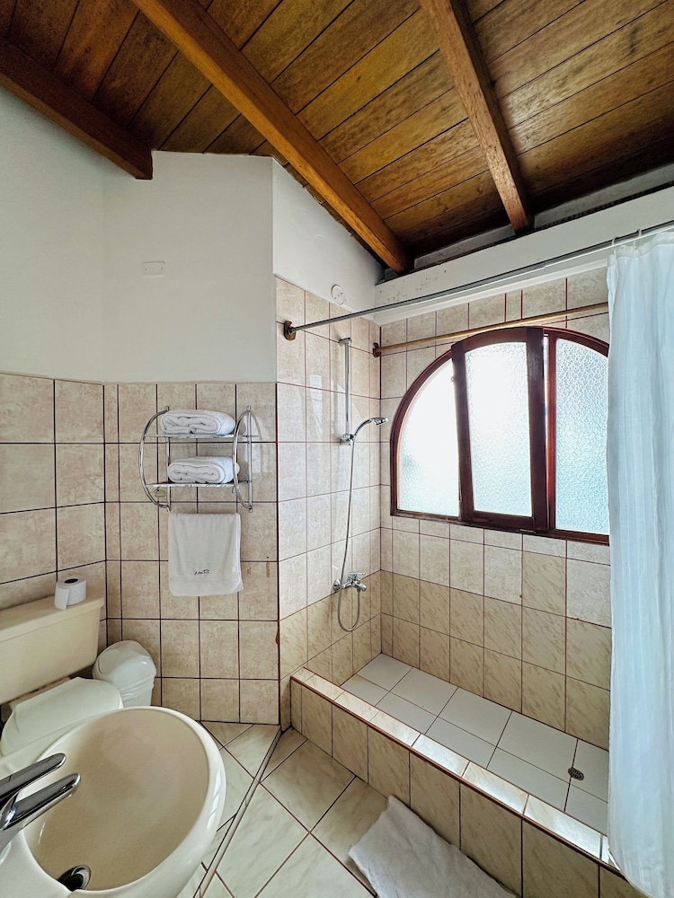 Rajutuna Inn