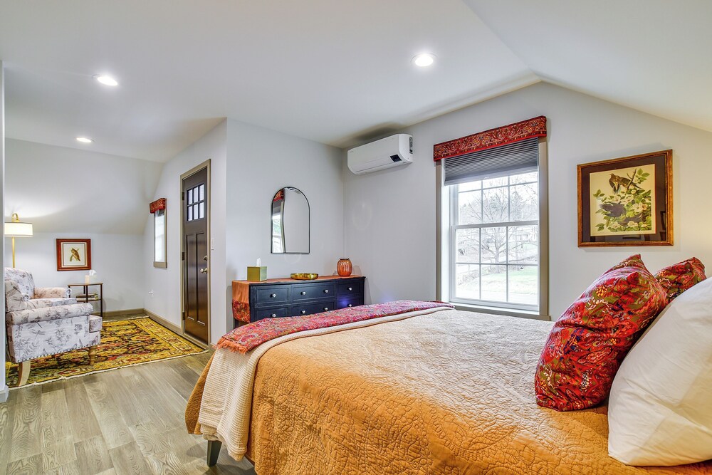 Seneca Lake Wine Trail Studio w/ Balcony & Views!