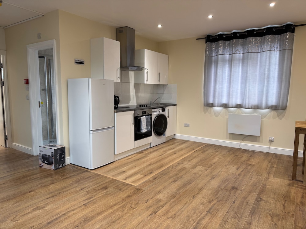 Close Central London 1 bed Apartment Sleeps 3