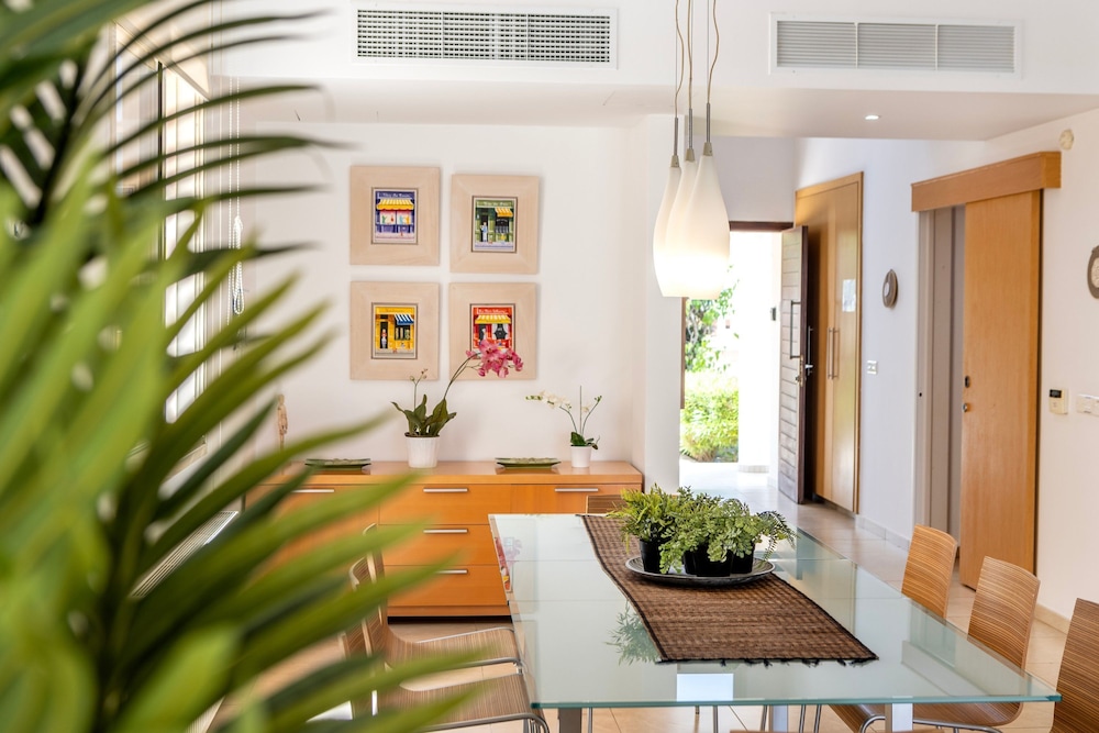 Protaras Beachfront Villa Pietra