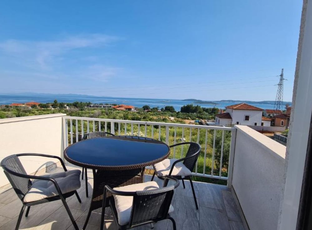 Apartments Josip