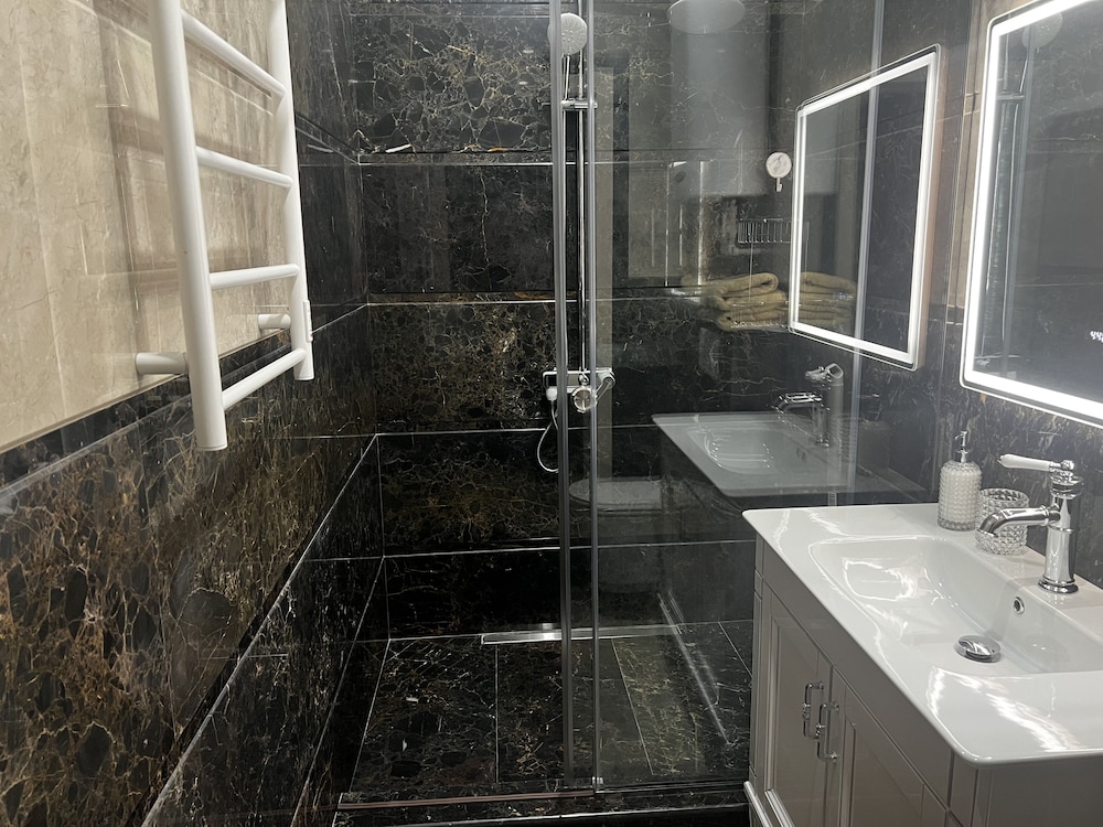 Royale Estates
