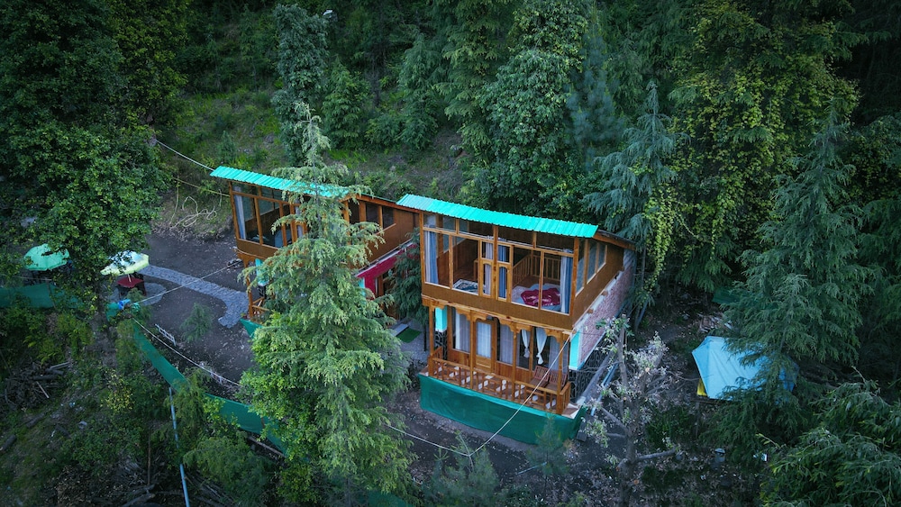WOW Treehouse & Cottages