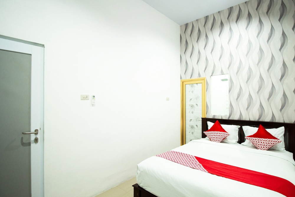 OYO 716 Iciw Iciw Exclusive Homestay view 3
