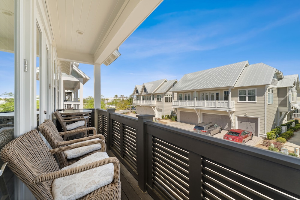 Prominence on 30A by Panhandle Getaways