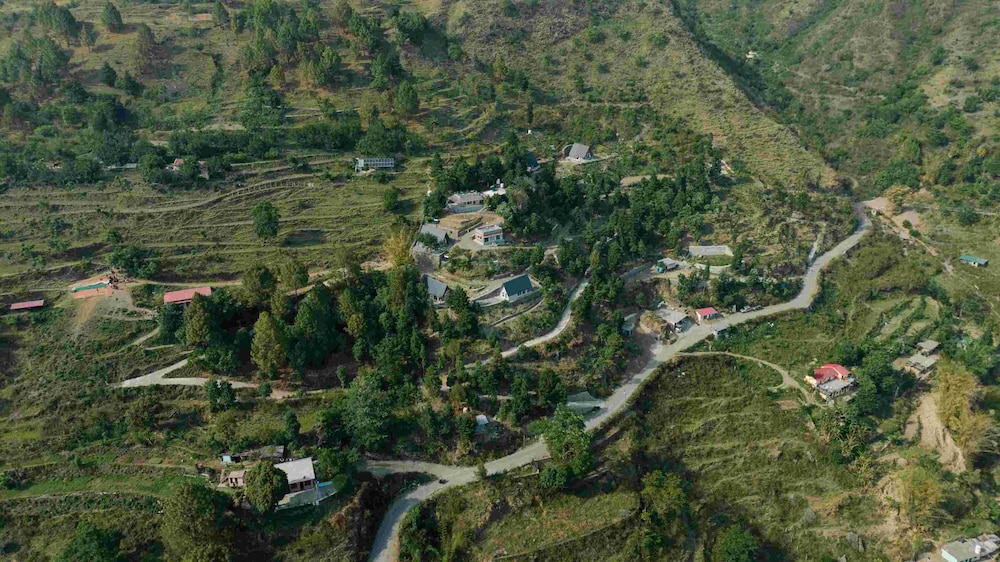 amã Stays & Trails Godhuli Padam, Naukuchiatal