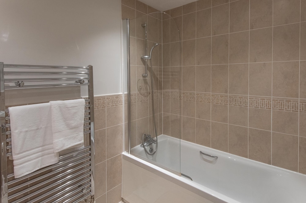 Modern 2-Bed Flat In Tavistock Centre
