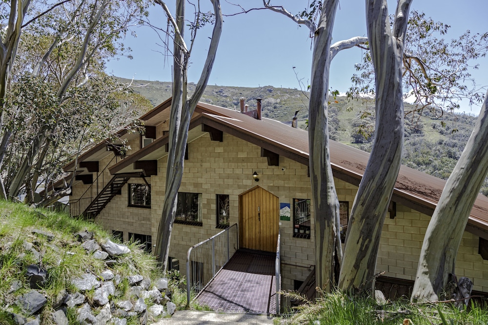 Hotel Murmeli Falls Creek - Image 1