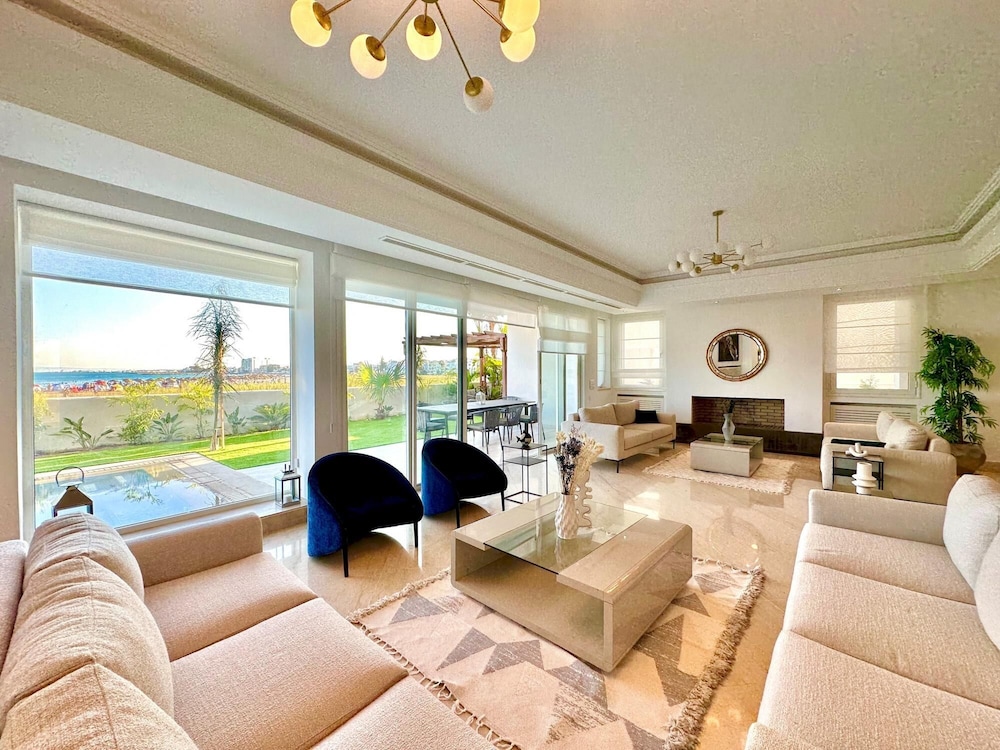 Omnya Carthage Frontsea Luxury Villa