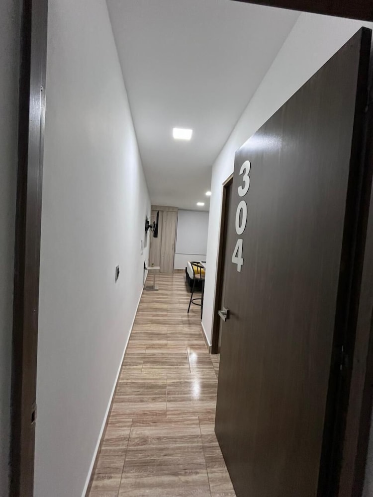 Hotel Granada Suites Deluxe