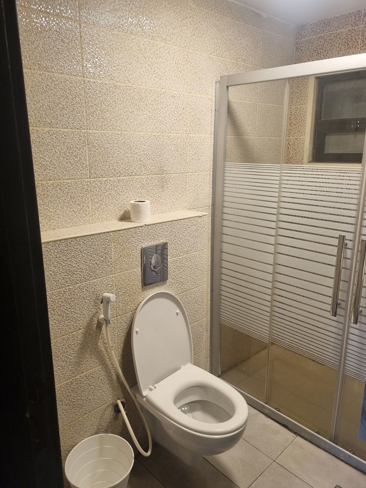 Charming Amman Apartment With Central Air-con & Street Parking