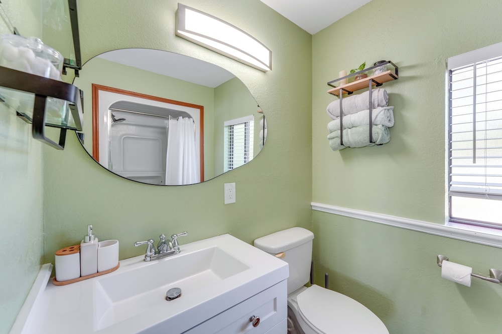 Dora Canal Views & Shared Dock: Apt in Tavares!