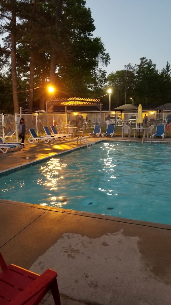 Wasaga Beach Inn And Cottages