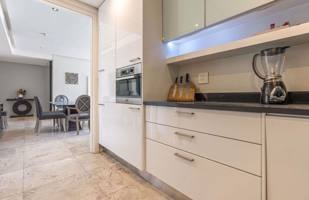 Executive Yacht View One Bedroom Marina Apartment - 509