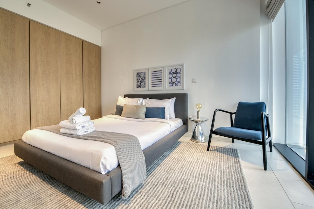 Luxury Apt W Burj Khalifa Vw Dubai Canal Access