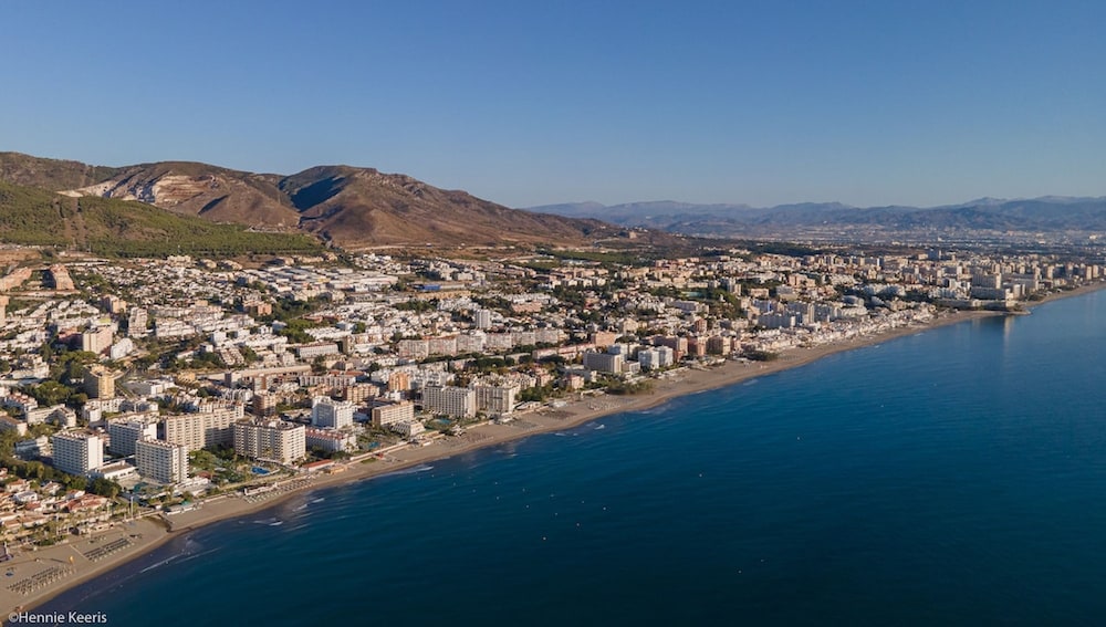 Prime Location Apartment With Seaviews