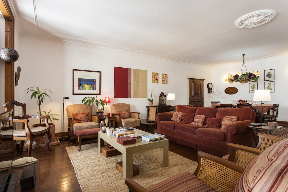 Lisbon Downtown Apartment - XVIII Century Luxury Apartment