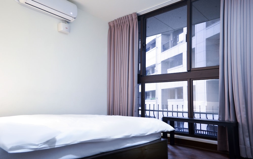 StarBox Hostel
