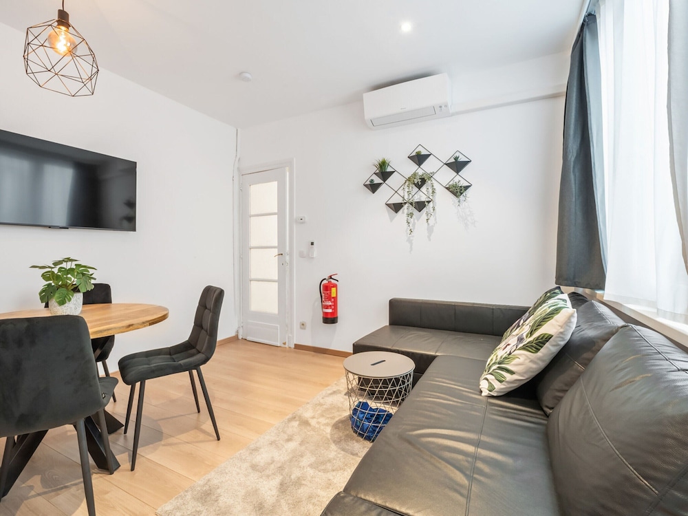 Renovated Apartment Near Beach