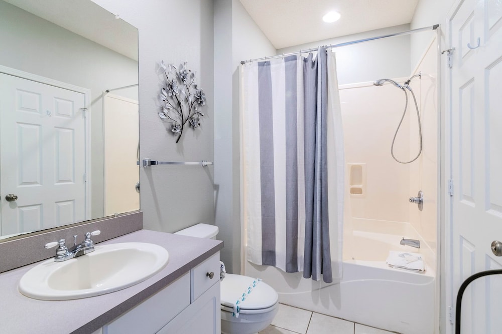 Legacy Villa 2604 - 2 Bedroom 2 Bath With Garage in Beachside Neighborhood