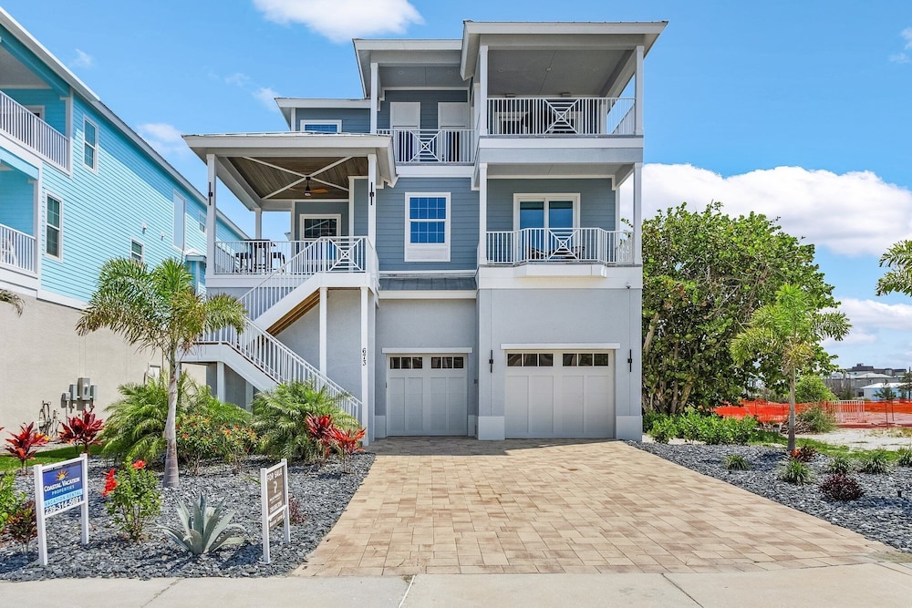 673 White Sands Retreat: Bay Views, Pool, Elevator 5 Bedroom Home