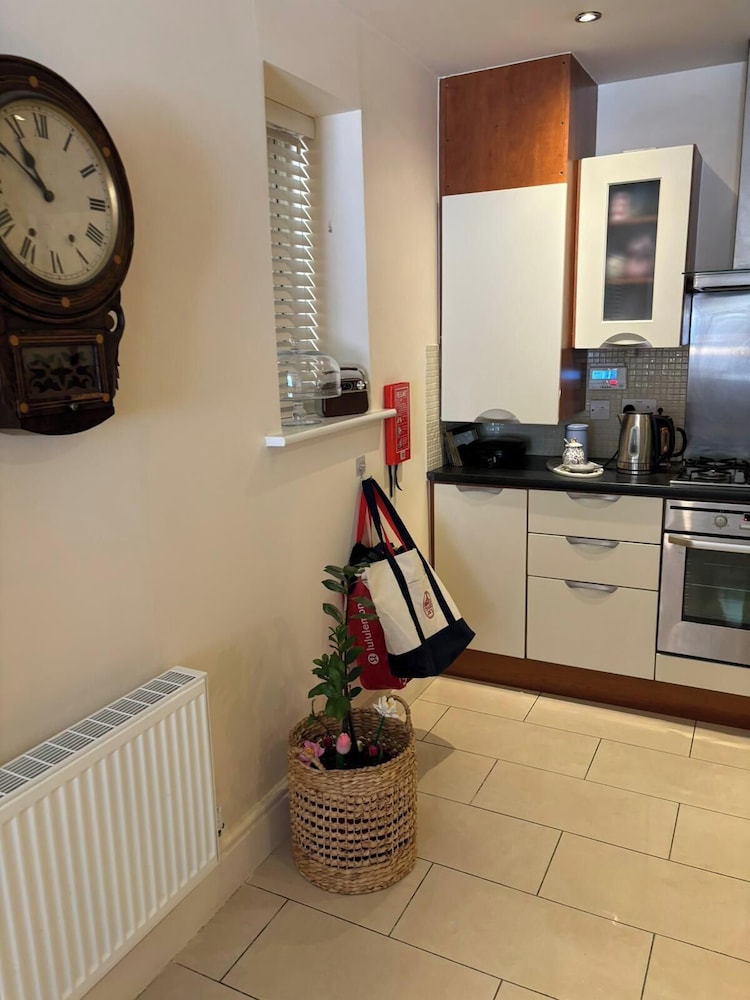 Modern Apt 3 Bedrooms Near Dundrum