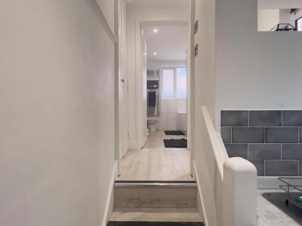Apartmentsleeps8-wifi-famillyfriendly-citycentre