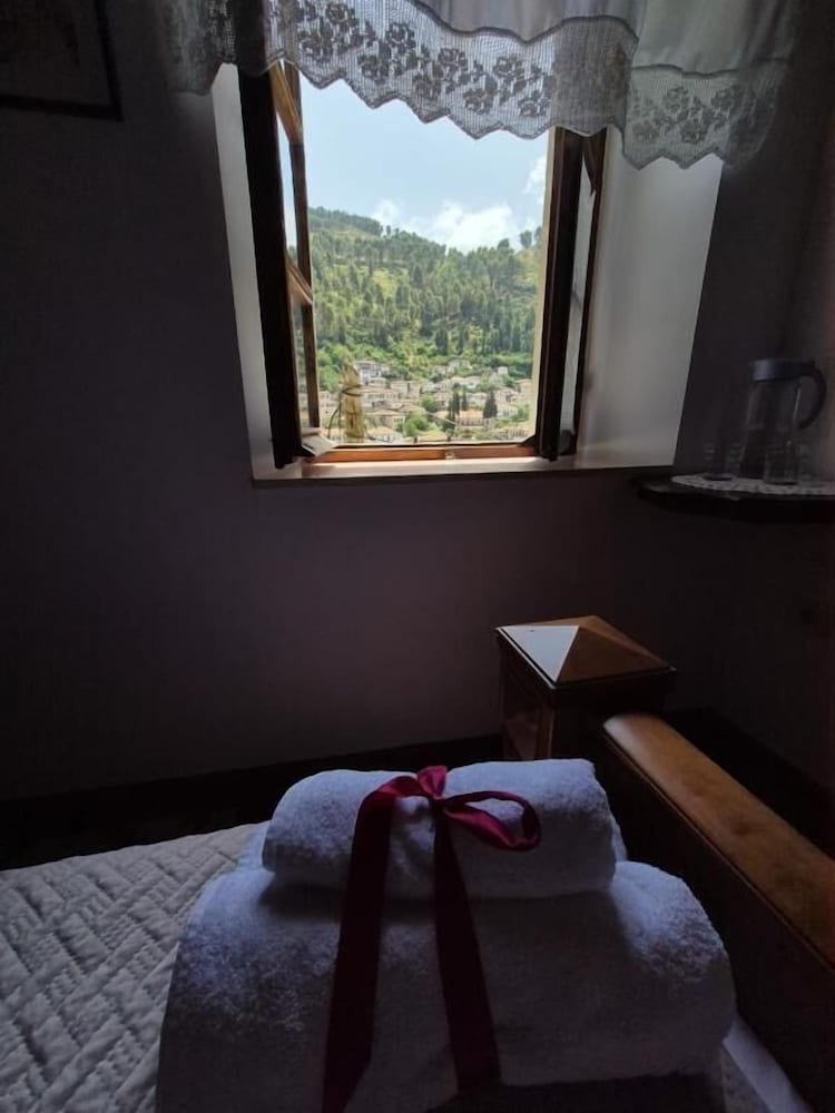 Timos Guest House
