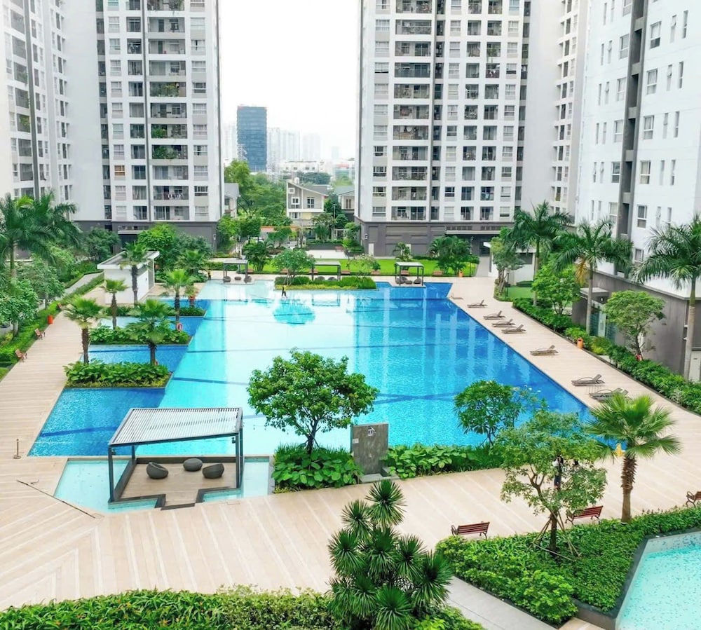 Lang Retreat Apartment Resort Pool Gym