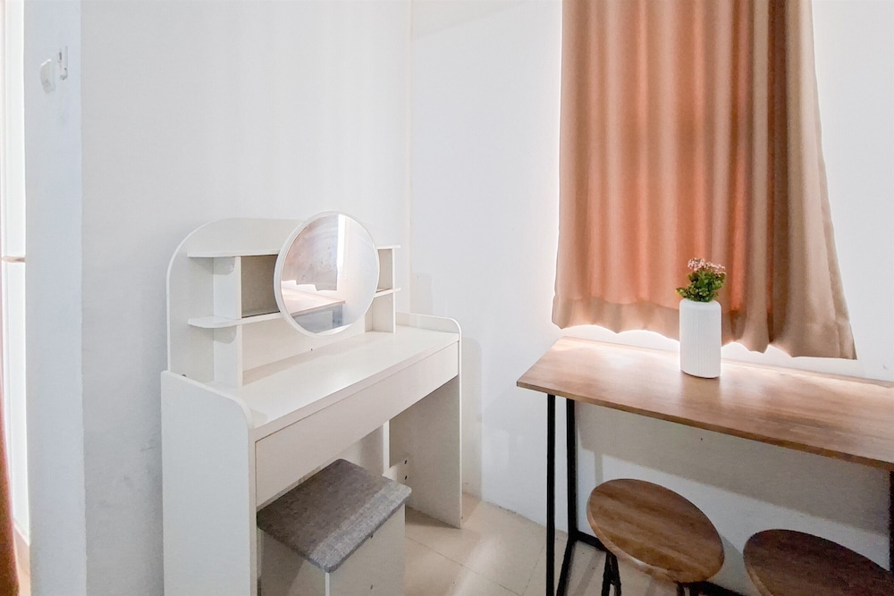Minimalist Studio At Urbantown Serpong Apartment