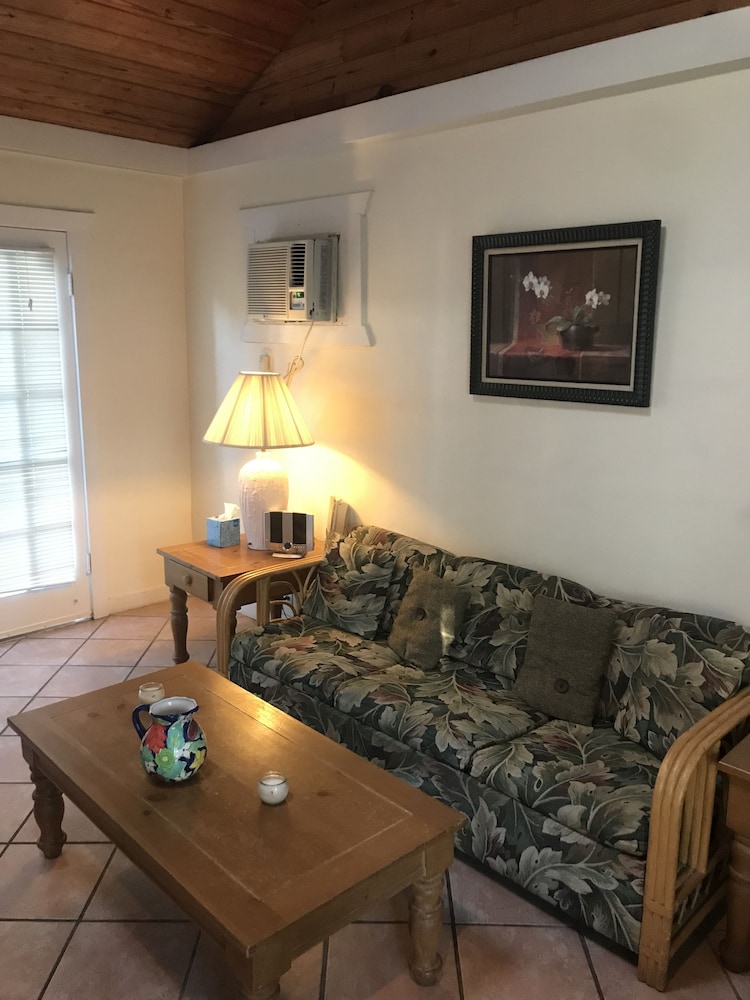 New Orleans House - Gay Men Adult Resort