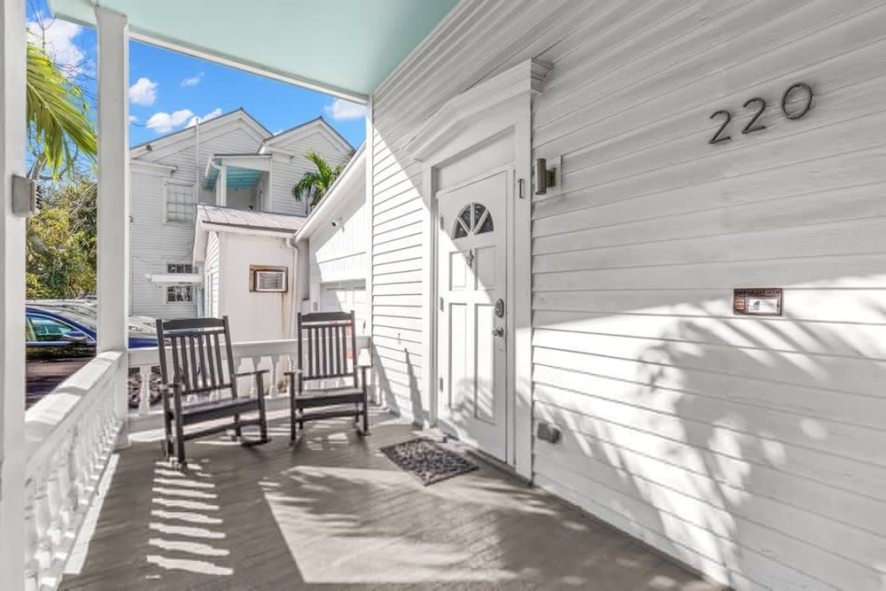 Mesa House Uno by Brightwild Perfect Location view 2